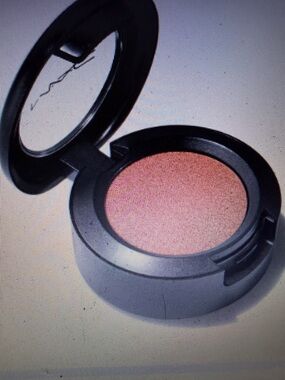 MAC Cosmetics Eye Shadow in : Expensive Pink